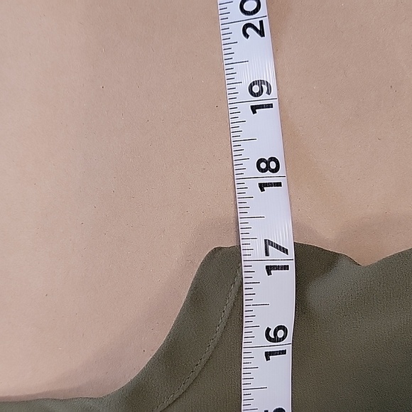 LOFT Size XS Olive Green Split Neck Mixed Media Sleeveless Blouse - Picture 8 of 12